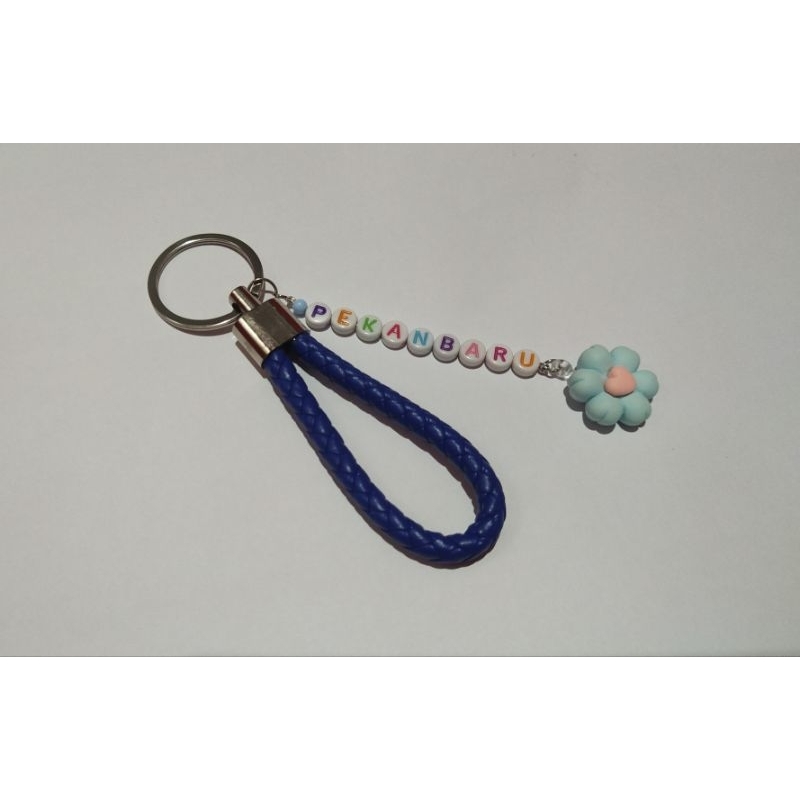 Souvenir gantungan kunci nama kota Pekanbaru