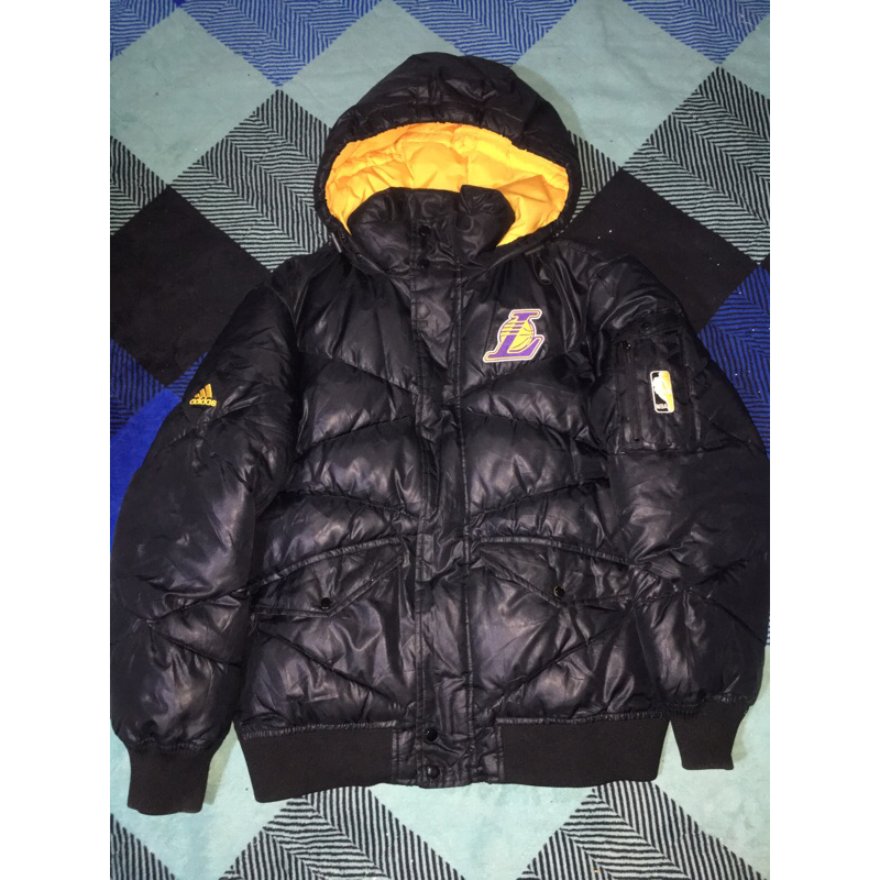 gelembung adidas x lakers