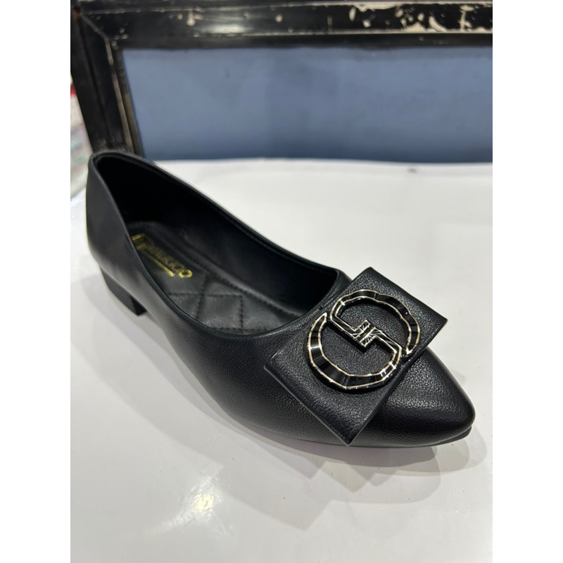 Flat Shoes Pansus Wanita Bahan Kulit Tapak Tahu Tumit 2CM