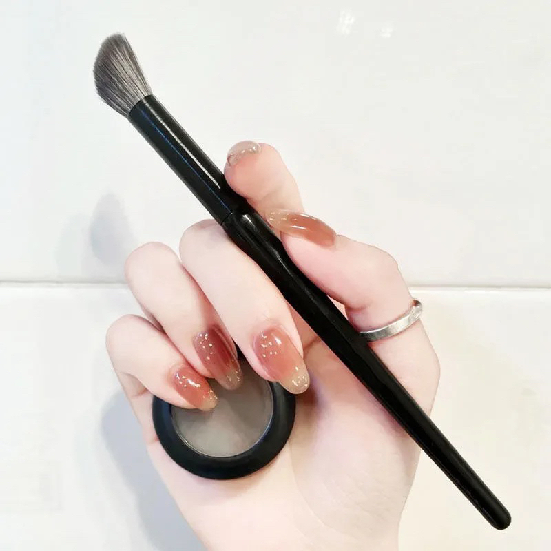 [A500] - 1pcs Nose Shadow Brush Angled Contour Makeup Brushes Face Bronzer Nose Silhouette Eyeshadow Cosmetic Blending Make Up Tool