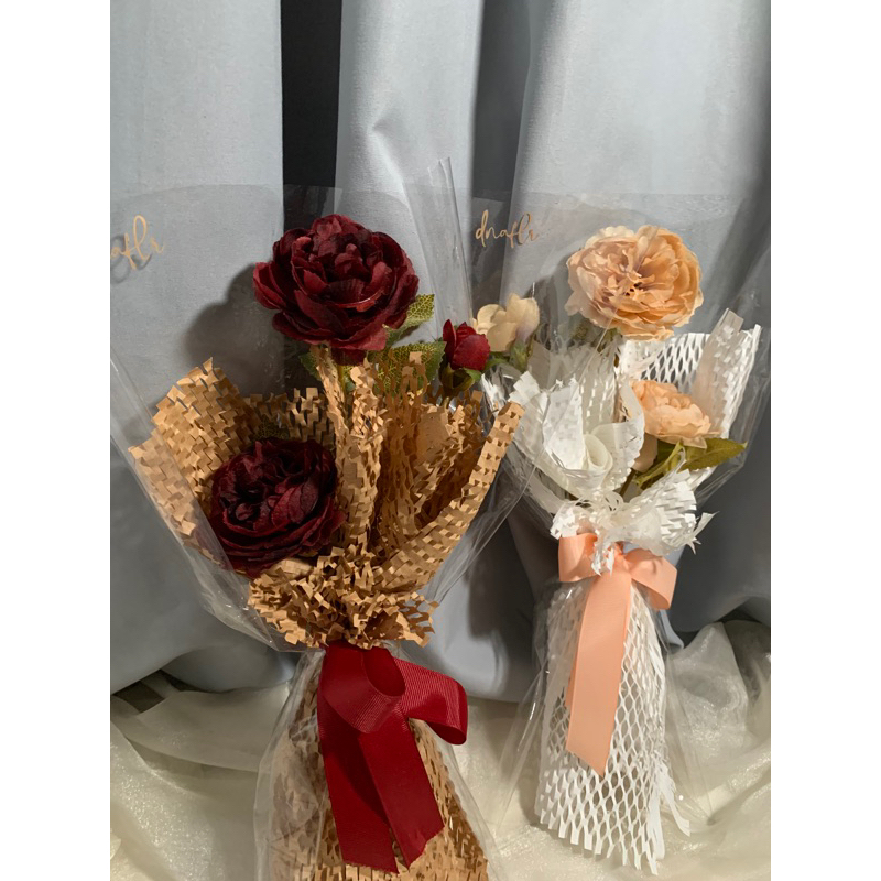 buket peony / buket valentine / bunga artificial / artificial flower / artificial bouquet / bouquet bunga / buket bunga / buket bunga plastik / buket plastik / buket ready / buket bandung / buket wisuda