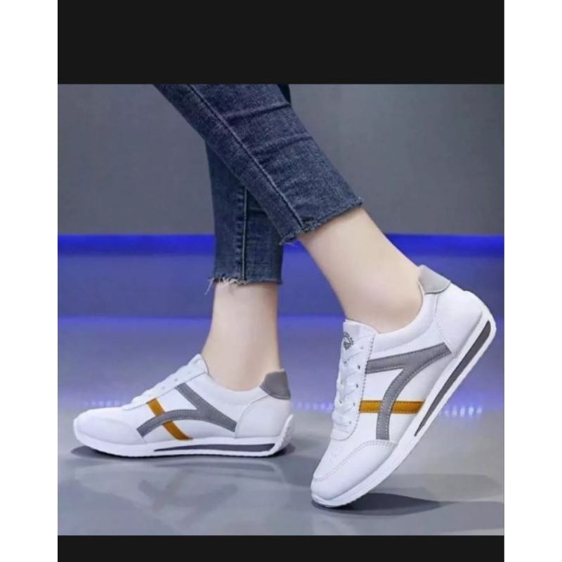 Sepatu Perempuan Dewasa Model terbaru Sepatu kekinian Casual