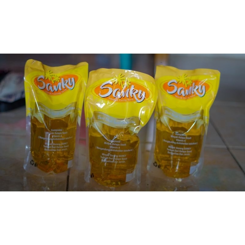 

Minyak goreng Sanky 800ml