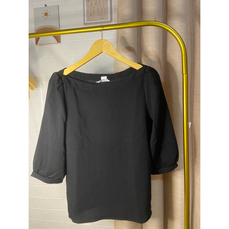 159 blouse hitam l’more preloved
