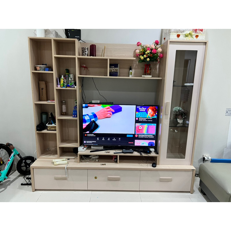 rak tv informa (used) kondisi 99% preloved