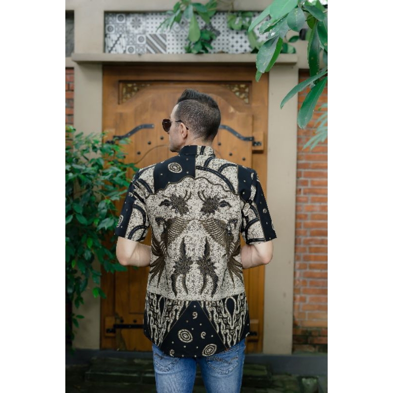 BRAMANTYA AJI Kemeja batik pria Slimfit Modern Lengan pendek full furing