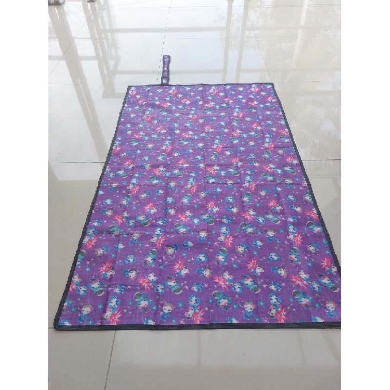 Tikar piknik lipat mikrosatin 140cm×150cm