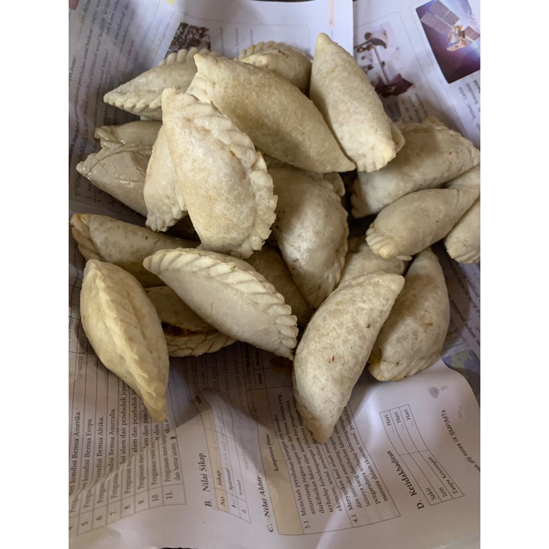 

CIRENG ISI AYAM PEDAS!!! isi an ayam suwir pedas mantab/ 10pcs