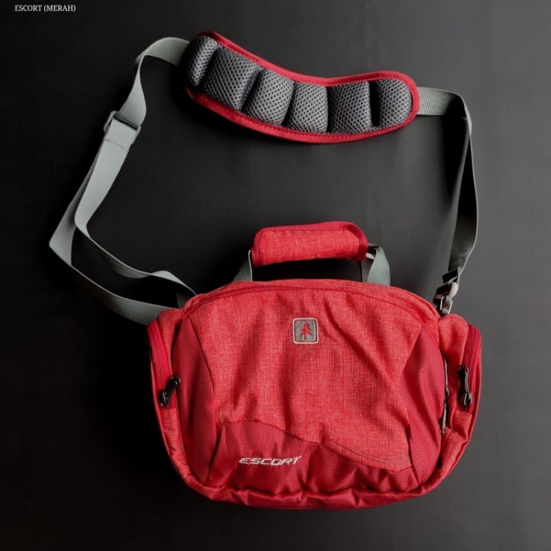 TAS SLEMPANG ESCORT  CONSINA