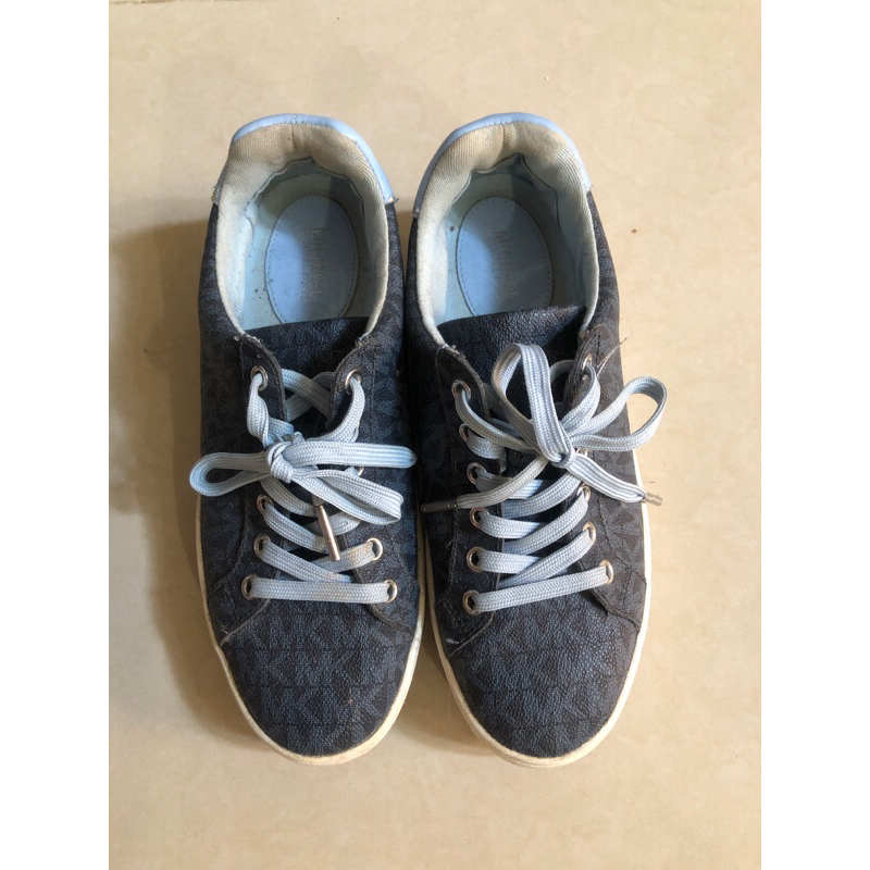 Preloved Sepatu MK