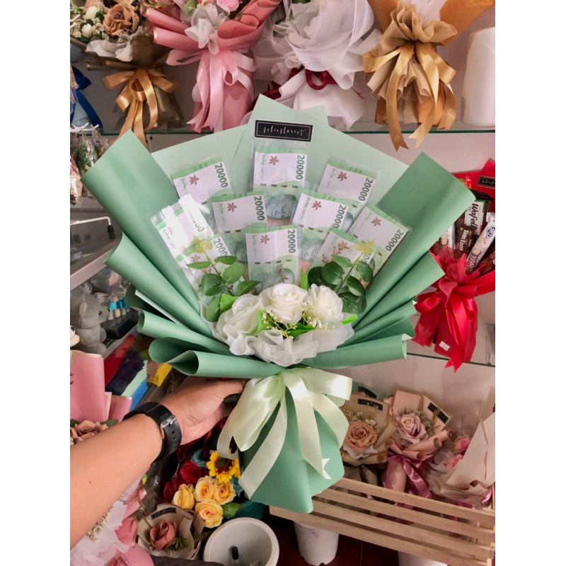 Buket uang mainan / buket kosongan 10 lembar plus bunga