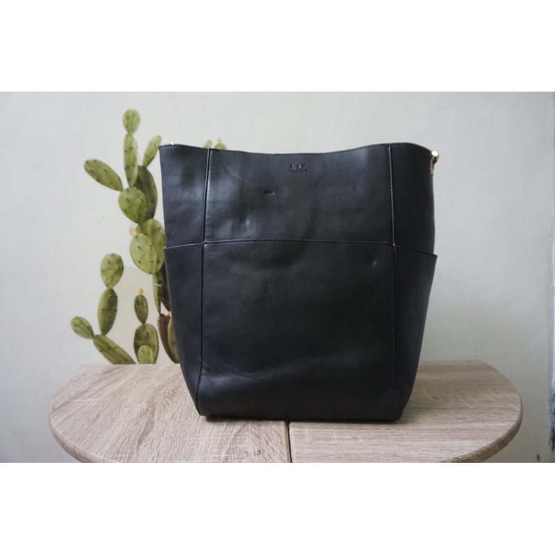 (PRELOVED) Hobo Bag | LAP . Los Angeles Project | Hitam