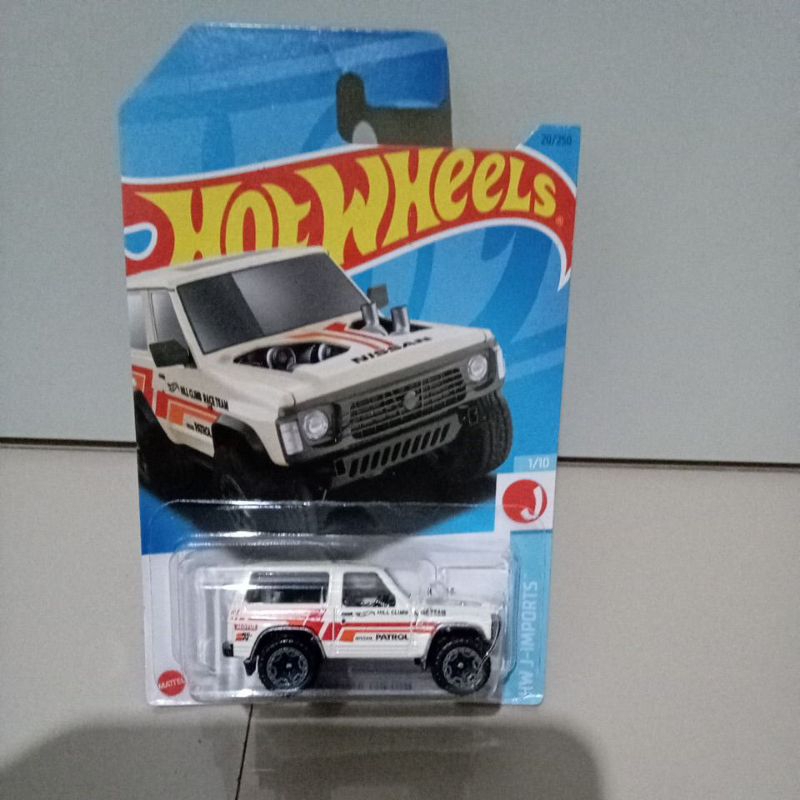 nissan patrol custom hotwheels
