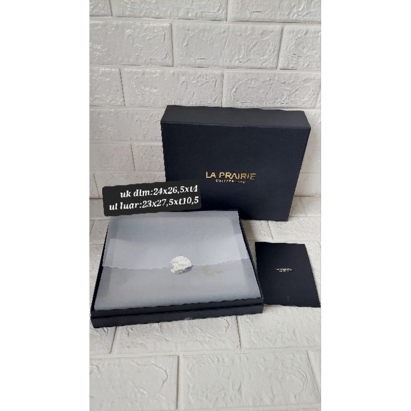 

GIFT BOX PR PACKAGE KOSMETIK SKIN CARE LA PRAIRIE HAMPERS KOTAK KADO HARD BOX