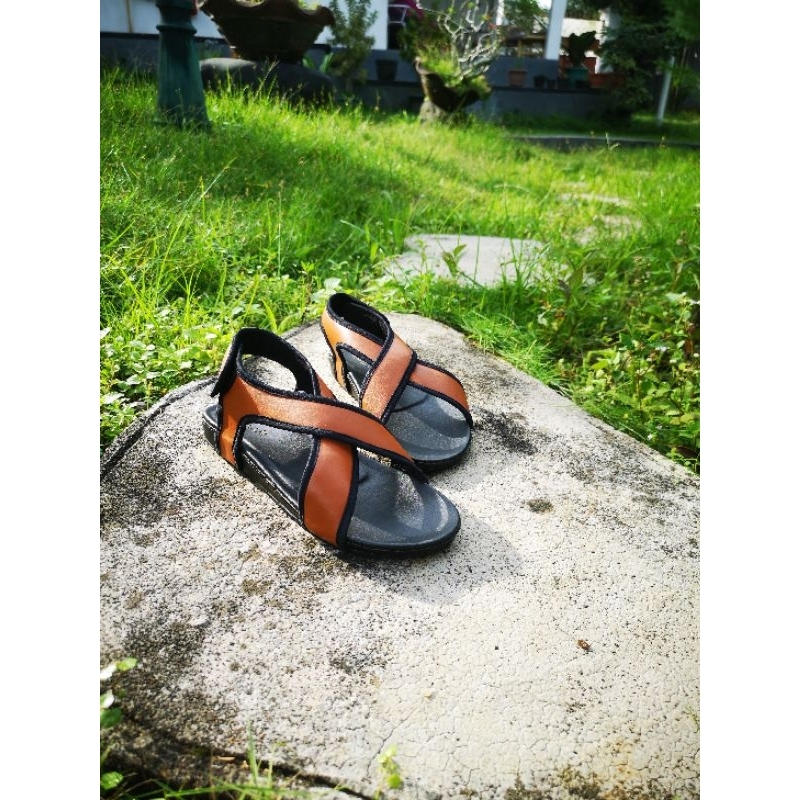 Yuki_Mode Sandal Flip Flop/ Flat/ Sendal Unisex Ad1