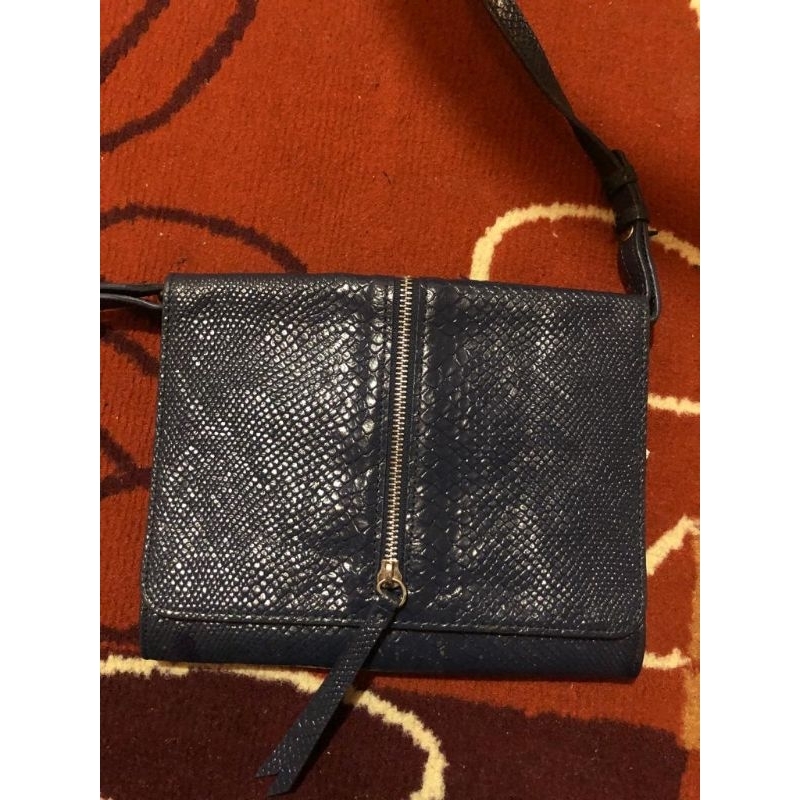 preloved Breal croco sling