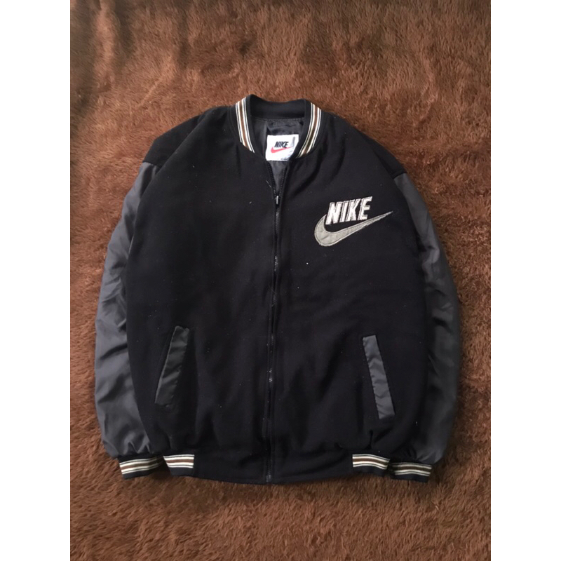 VINTAGE NIKE VARSITY