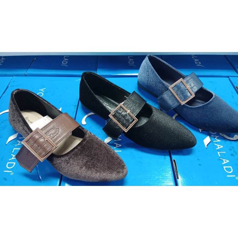 YONGKI KOMALADI FLAT SHOES