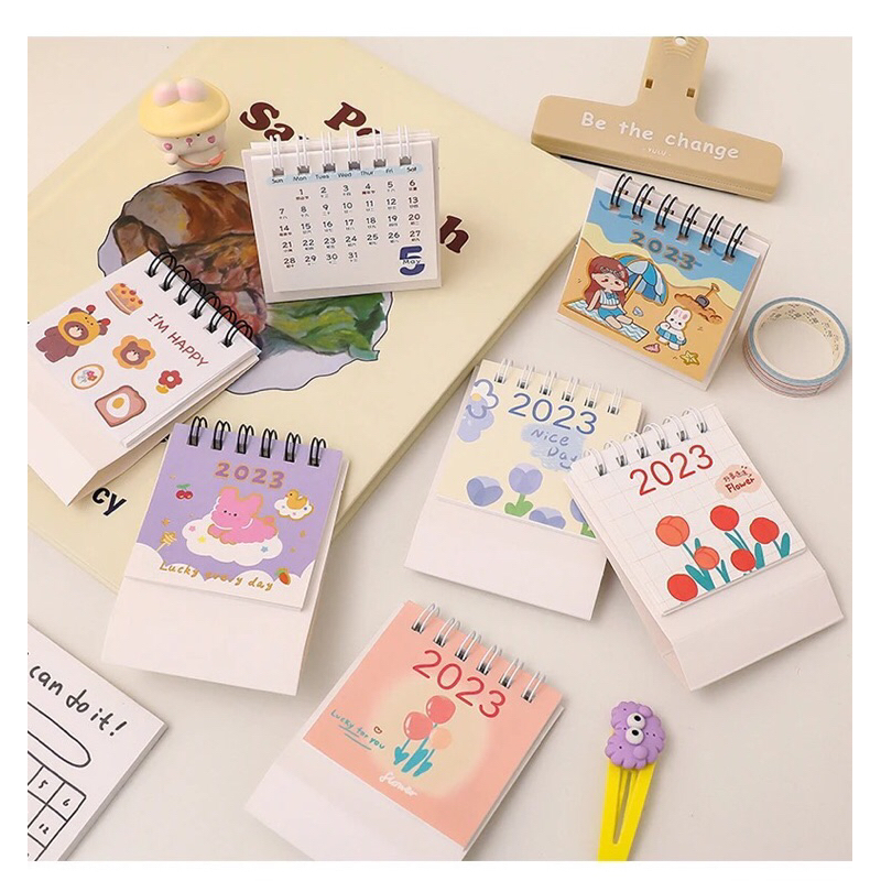 READY STOCK BISA COD - KALENDER MINI 2023 TAHUN BARU CALENDAR STAND DUDUK PORTABEL KECIL UNIK LUCU KARAKTER KARTUN HEWAN IMUT MOTIF KAWAII GAYA REMAJA CEWEK KOREA BELAJAR ANAK PEREMPUAN BERUANG PINK FANCY UNIK MURAH KERTAS LIPAT MEJA KELINCI CEWEK HADIAH