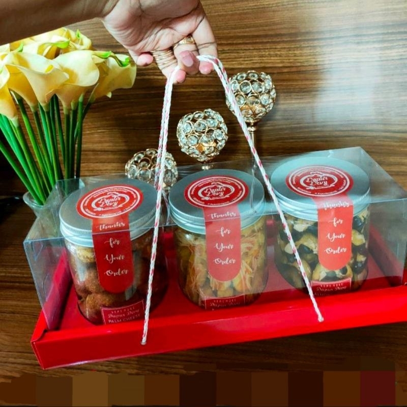 

Box Mika hampers lebaran kue kering 3 toples tabung premium box saja