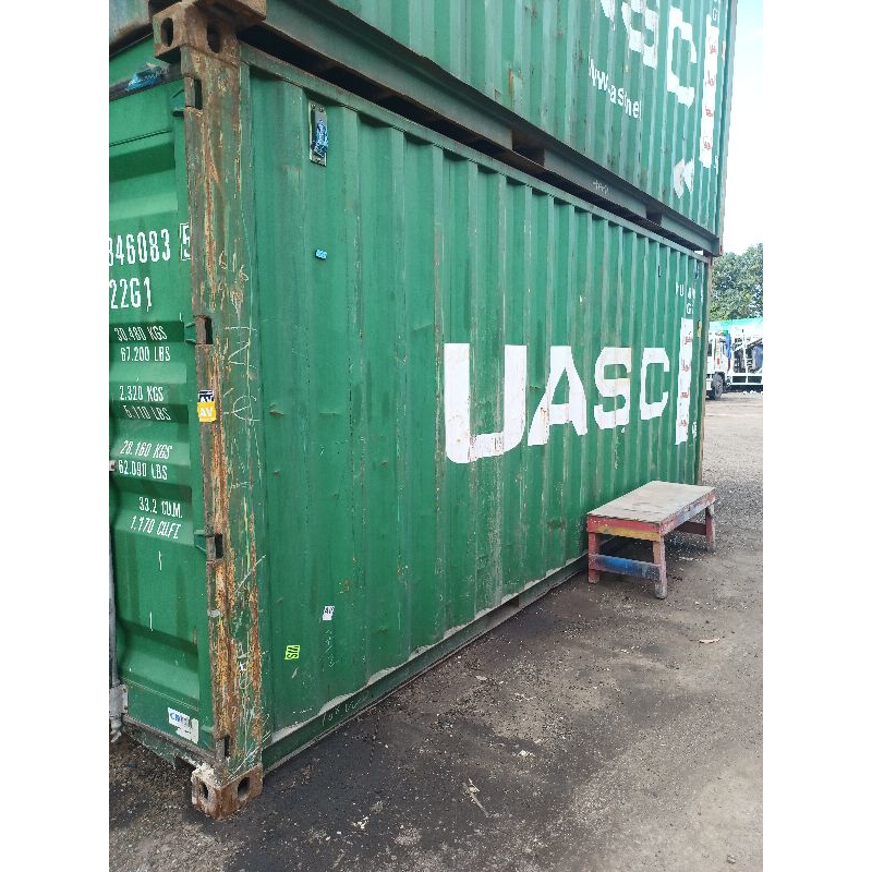 container petikemas  20 feet dry second