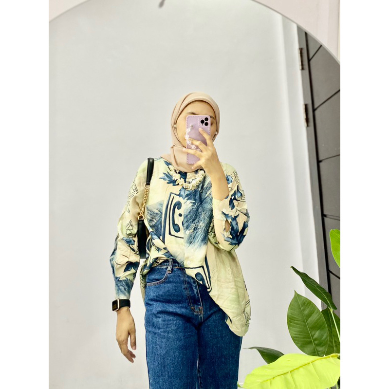 kemeja oversize motif corak rayon uniqlo