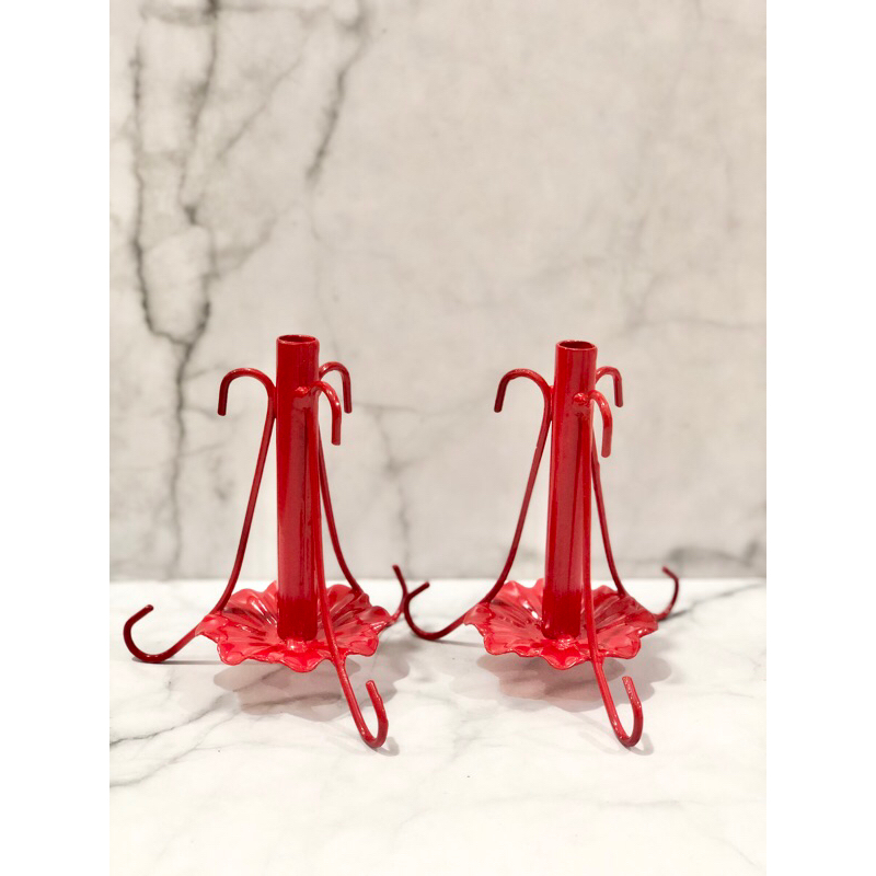 Tempat lilin kaki besi merah