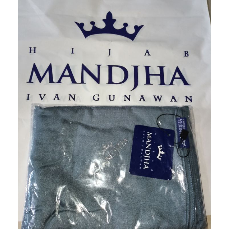 Mandjha Ivan Gunawan Fashion Scarf Polos Kode 25 Biru Denim Muda