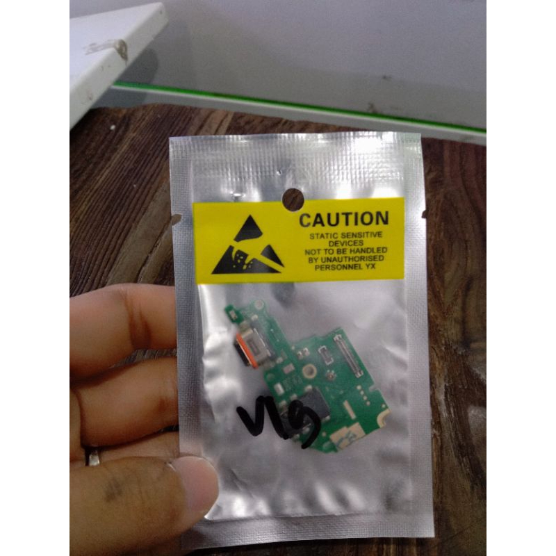 PAPAN CHARGER VIVO V19