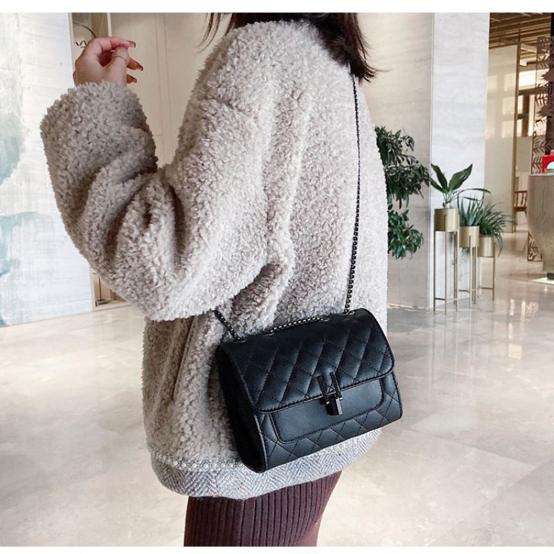 Slingbag chelsy/Tas slempang wanita chelsy/slingbag korean