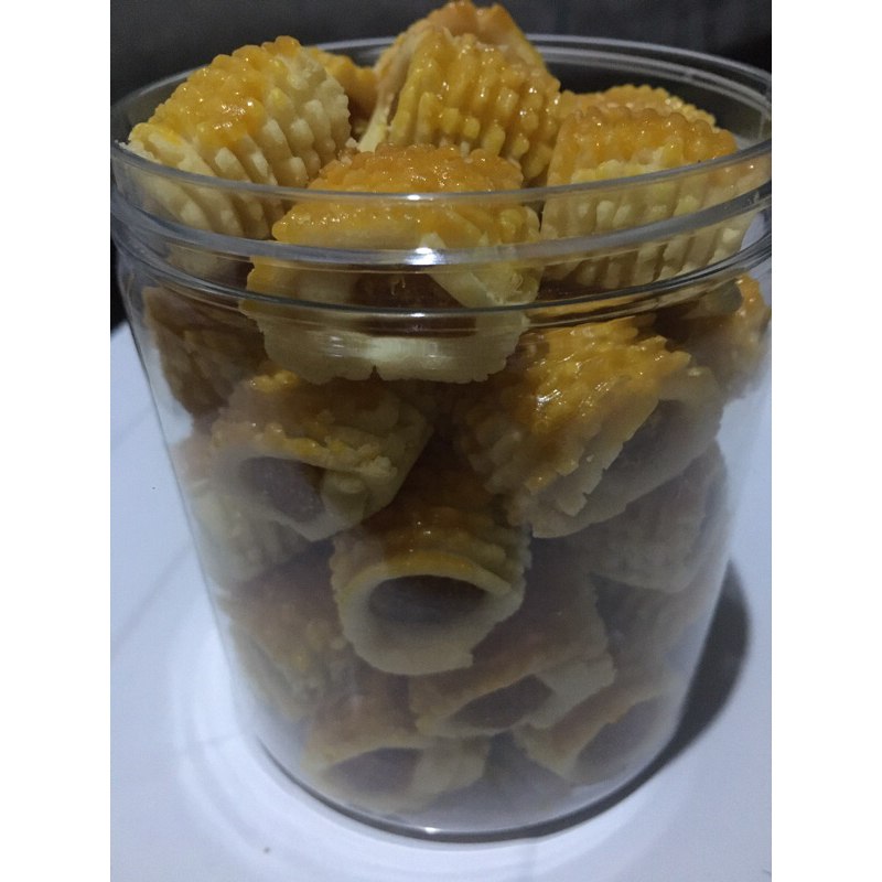 

Nastar Gulung toples 500ml