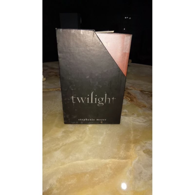 Stephenie Meyer Novel set Twilight 4 seri