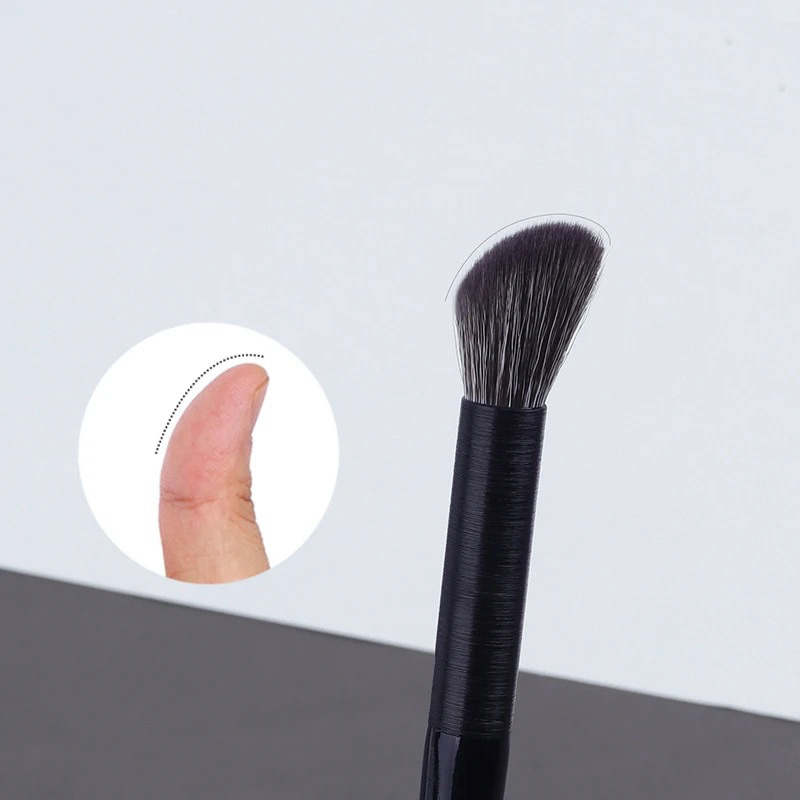 [A500] - 1pcs Nose Shadow Brush Angled Contour Makeup Brushes Face Bronzer Nose Silhouette Eyeshadow Cosmetic Blending Make Up Tool