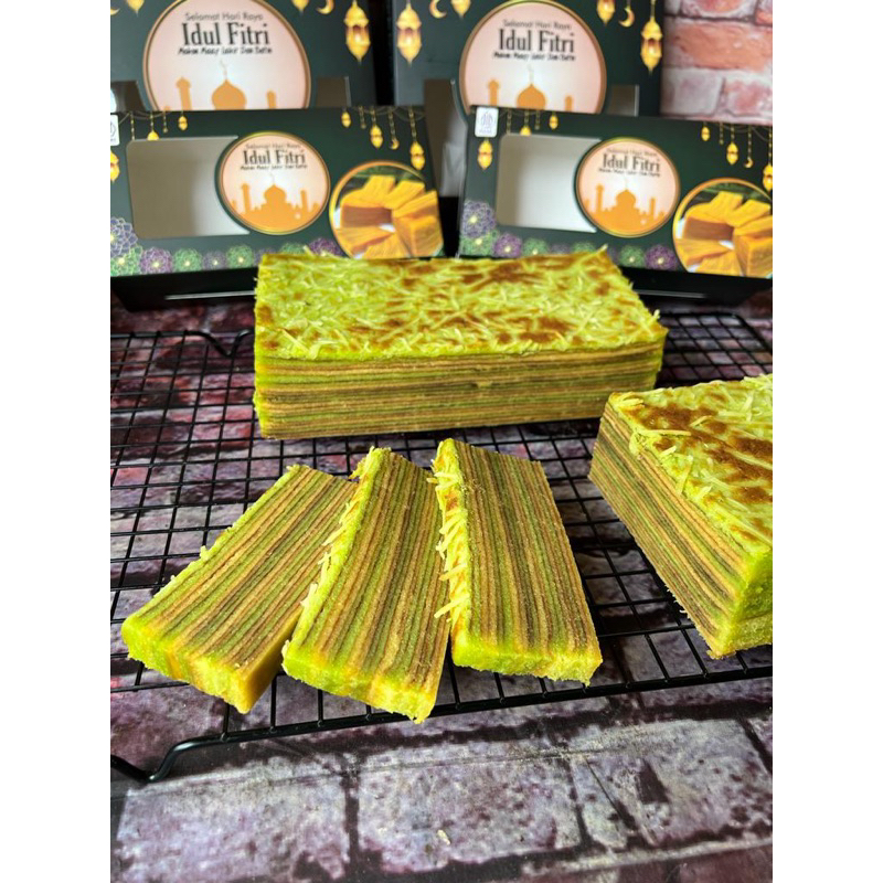 

lapis susu pandan topping keju(ukrn 20x20cm)