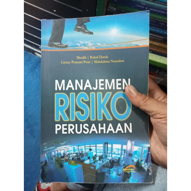 buku manajemen risiko perusahaan