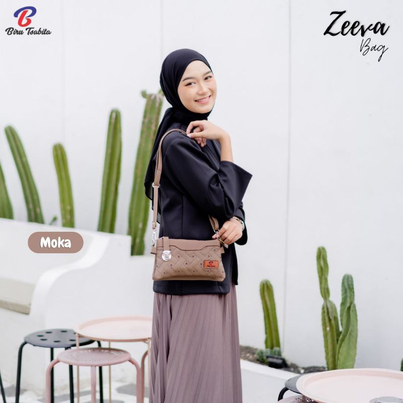 Biru Tsabita, Zeeva Bag Tas Slempang Klip Wanita