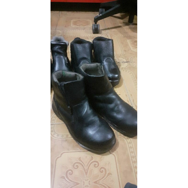 Sepatu Sapety Slip on Reslering 3/4 Kings/Kent/ chetaah Dr Osha