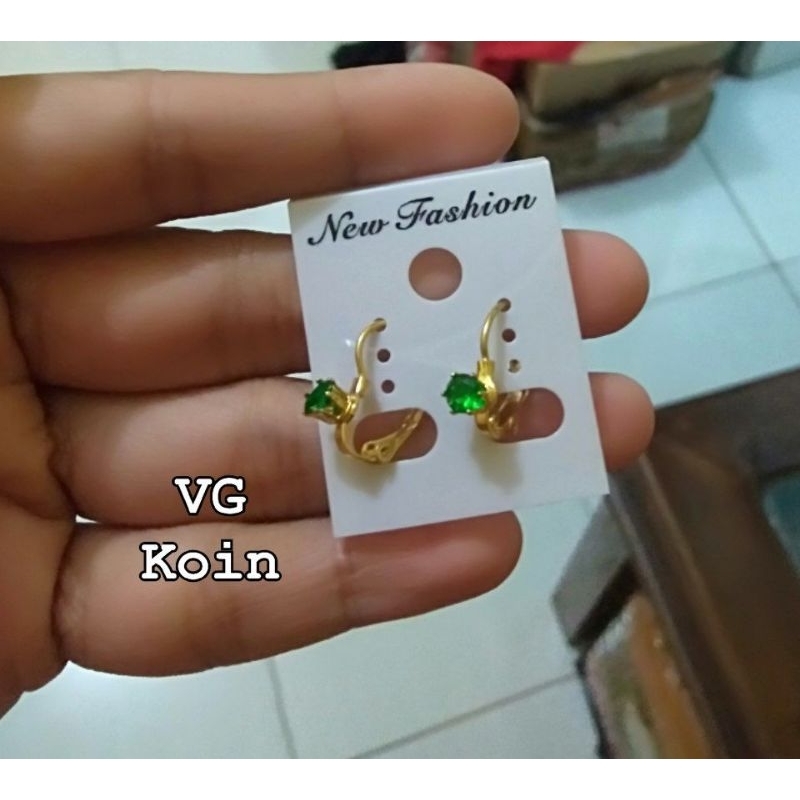 anting koin91 mata hijau