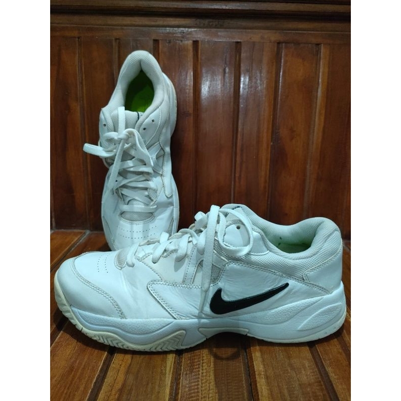 sepatu tenis lapangan bekas Size jumbo