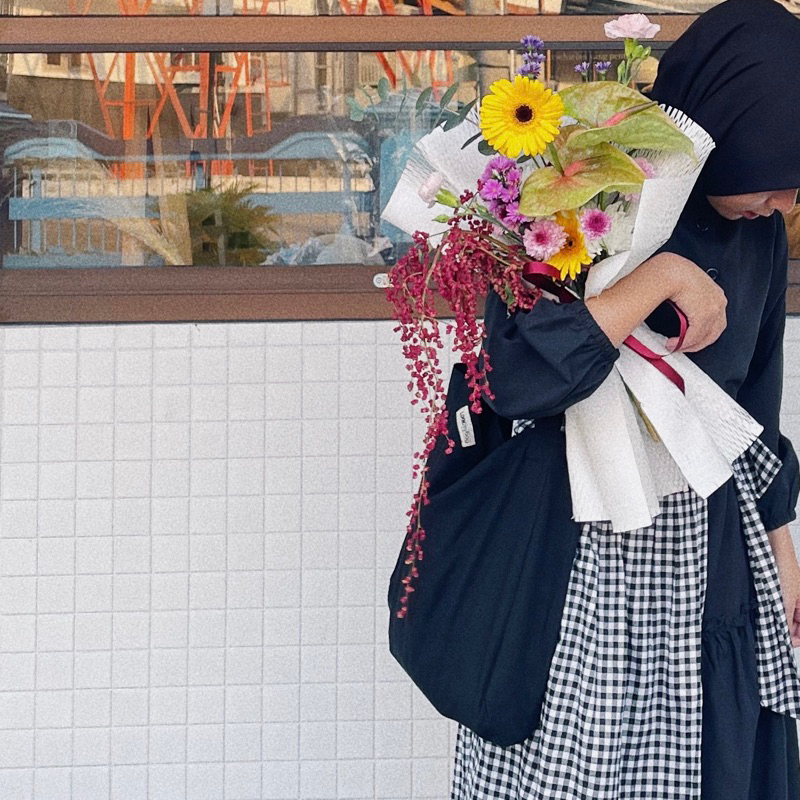 BASIC TOTEBAG BLACK — LOOKMYBAG.ID