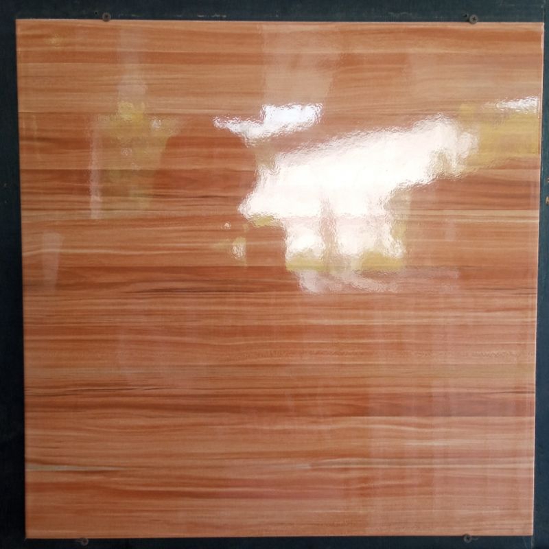 Keramik Lantai Glossy Motif Kayu 50x50 NARAWOOD GEMILANG