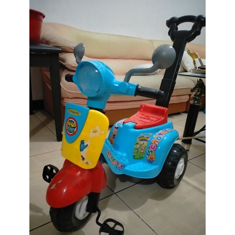 PRELOVED Sepeda Anak Roda 3 / Vespa Anak Roda Tiga (BEKAS)