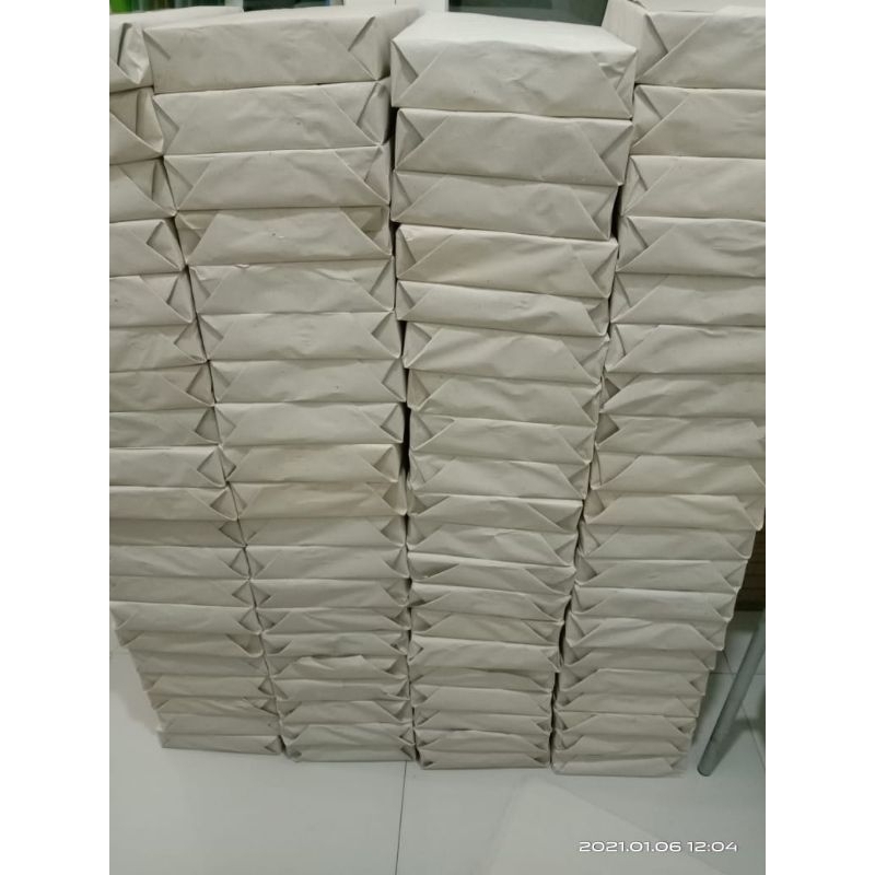 

Kertas koran atau kertas buram uk folio isi 500 lembar F4 (21.5 x 33)
