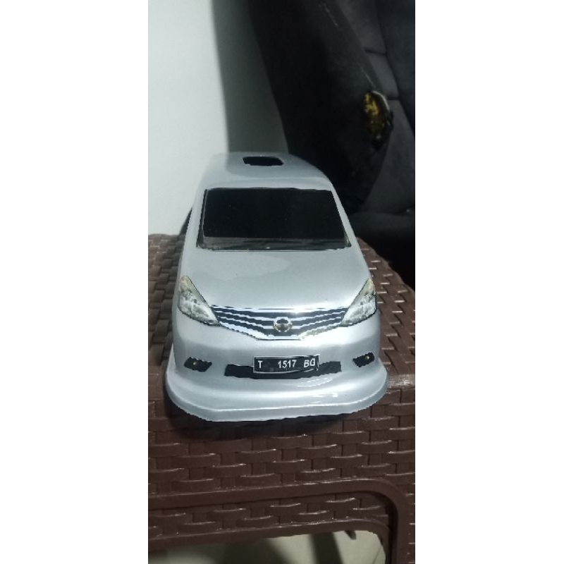 BOX TISSUE CUSTOM MOBIL GRAND LIVINA