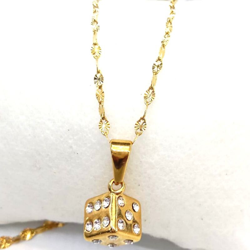 kalung titanium liontin dadu anti luntur