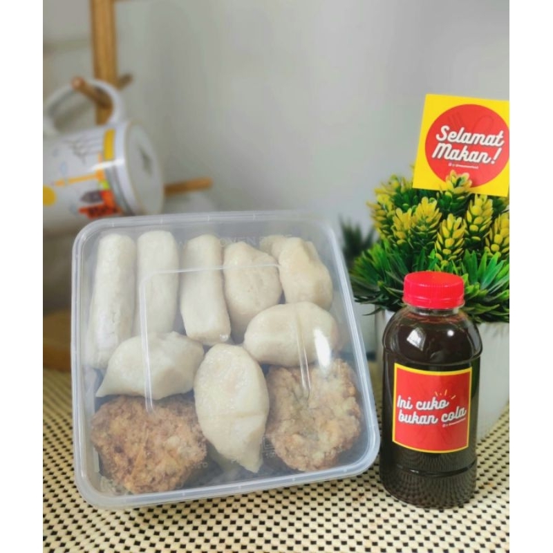 

Pempek Asli Ikan Tenggiri Homemade - Paket B (20pcs)