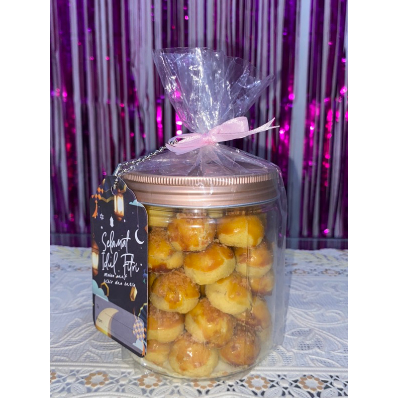 

HAMPERS KUE KERING PREMIUM ( PAKET SINGLE )
