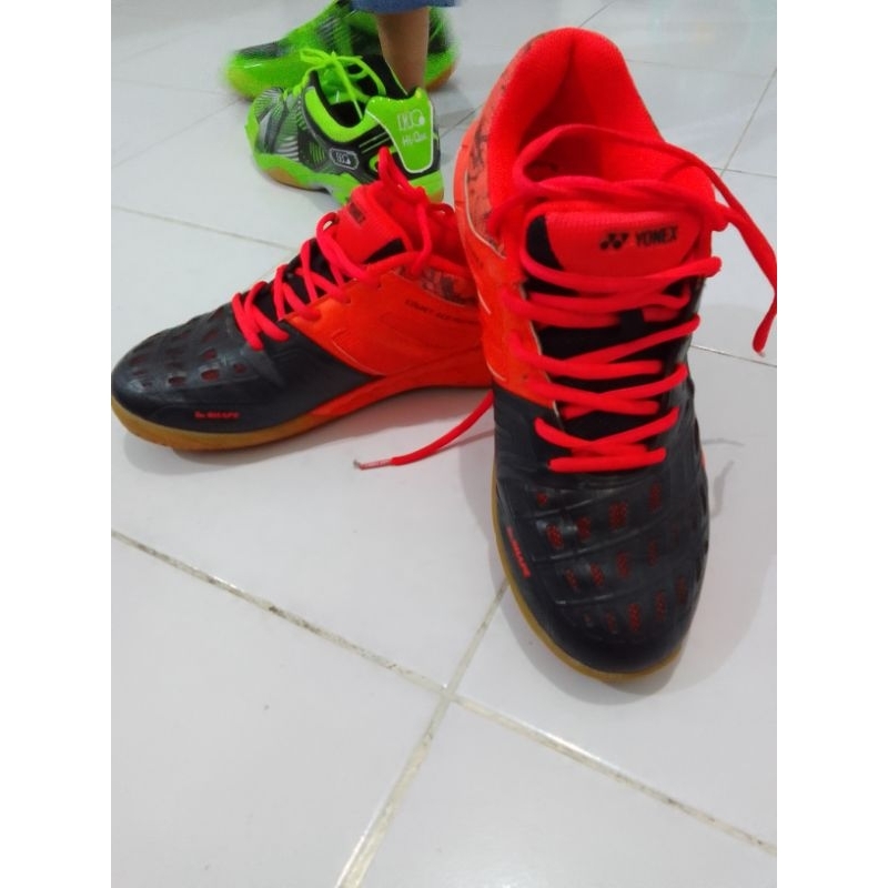 sepatu badminton Yonex court ace matrix 2