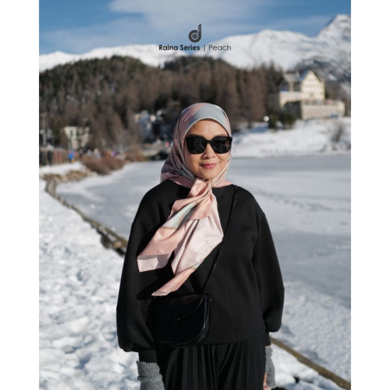 Kerudung Deenay Motif Series Raina Peach