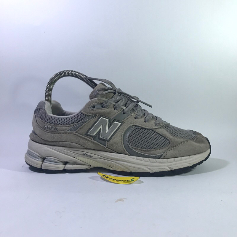 HS New Balance 2002r second